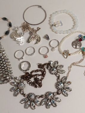 Sparkle Time - Costume Jewelry Lot